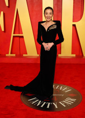 Michelle Yeoh – Vanity Fair Oscar Party in Los Angeles фото №1391271