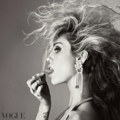 Miley Cyrus ~ Vogue British Magazine June 2023 фото №1370594