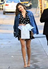 Miranda Kerr – Arriving to Appear on Jimmy Kimmel Live in Los Angeles 02/06/2018 фото №1038702
