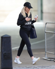 Mollie King Casual Style – Exit BBC Studios in London 07/05/2020 фото №1262985