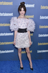 Natalia Dyer – EW Pre-SAG Celebration in LA 01/18/2020 фото №1250529