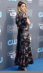 Natalia Dyer – 2018 Critics’ Choice Awards фото №1047298