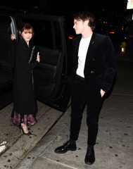Natalia Dyer and Charlie Heaton – Dior Addict Lacquer Pump Launch Party фото №1056309