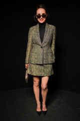 Natalie Portman at Christian Dior Fashion Show in Paris  фото №1389982