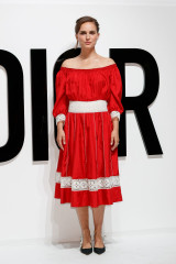 Natalie Portman – Dior for Love’ Event at Terrada Warehouse in Tokyo  фото №983293