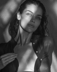 Natasha Barnard фото №997007