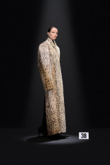 Balenciaga Couture Fall/Winter 2023 Fashion Show in Paris фото №1373066