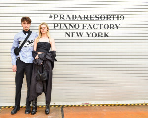 Nicola Peltz - Prada Resort : 2019 Show, Manhattan, NY фото №1067422
