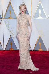 Nicole Kidman – Oscars 2017 Red Carpet in Hollywood фото №943817
