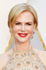 Nicole Kidman – Oscars 2017 Red Carpet in Hollywood фото №943811
