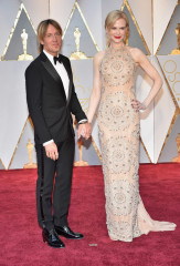 Nicole Kidman – Oscars 2017 Red Carpet in Hollywood фото №943818