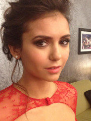 Nina Dobrev фото №768634