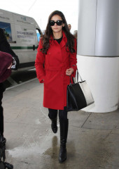 Nina Dobrev at LAX Airport in Los Angeles фото №932804