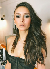 Nina Dobrev фото №946873