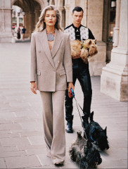 Paulina Porizkova ~ Vogue Portugal October 2023 by Branislav Simoncik фото №1380419