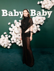 Phoebe Tonkin at 2023 Baby2Baby Gala in West Hollywood 11/11/23 фото №1380645