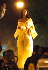 Rihanna at SHOOTING A MUSIC VIDEO WITH DJ KHALED IN MIAMI 06/05/2017 фото №972822