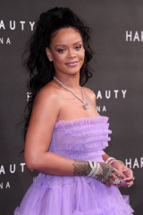 Rihanna – Fenty Beauty Launch Party in London  фото №996824