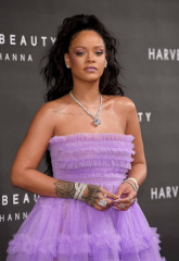 Rihanna – Fenty Beauty Launch Party in London 09/19/2017 фото №997042