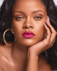 Rihanna - Fenty Beauty MATTEMOISELLE Promo (2017) фото №1023811