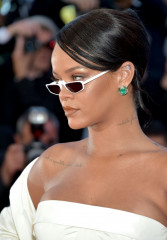 Rihanna – “Okja” Premiere at Cannes Film Festival  фото №966591