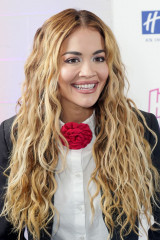 Rita Ora at Hits Live performance in Manchester 11/25/23 фото №1381573