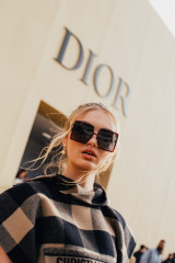 Romee Strijd – Dior Show at Paris Fashion Week 02/25/2020 фото №1248343