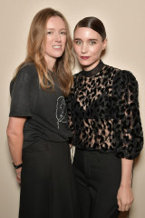 Rooney Mara – Givenchy Fashion Show in Paris, PFW фото №999708