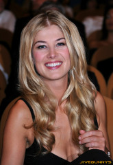 Rosamund Pike фото №916440