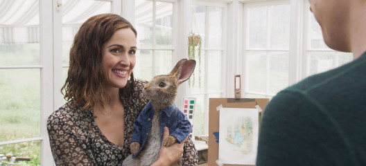 Rose Byrne – “Peter Rabbit” Movie Photos фото №1042880