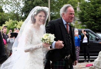 Rose Leslie at Her Wedding with Kit Harington in Scotland  фото №1080565