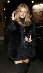 Rosie Huntington-Whiteley - Night Out at LouLou’s Private Members Club  фото №1057194