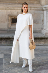 Rosie Huntington-Whitely for Valentino Show at Paris Fashion Week 10/01/23 фото №1378848