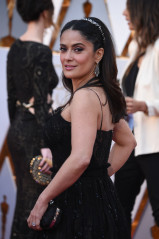 Salma Hayek – Oscars 2017 Red Carpet in Hollywood фото №944281