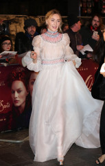 Saoirse Ronan – “Mary Queen of Scots” Premiere in London  фото №1124574