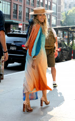 Sarah Jessica Parker - 'And Just Like That' Set in Soho, Manhattan 08/26/2021 фото №1312037