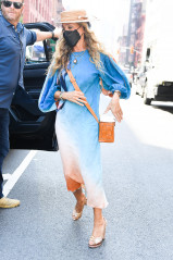 Sarah Jessica Parker - 'And Just Like That' Set in Soho, Manhattan 08/26/2021 фото №1312035