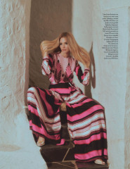 SASHA LUSS in Elle Magazine, Italy May 2020 фото №1256156
