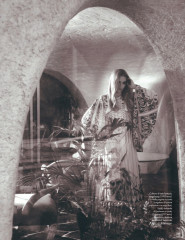 SASHA LUSS in Elle Magazine, Italy May 2020 фото №1256158