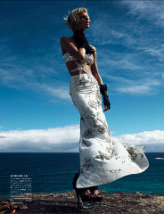 Saskia de Brauw ~ Vogue Japan May 2012 by Patrick Demarchelier фото №1375313
