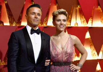 Scarlett Johansson-89th Annual Academy Awards in Hollywood фото №943717
