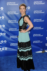 Scarlett Johansson – Planned Parenthood 100th Anniversary Gala in NYC  фото №961585