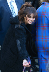 Selena Gomez in New York 02/13/2018 фото №1043015