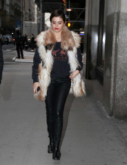 Selena Gomez Heading to a recording studio in New York 01/16/2018 фото №1032102