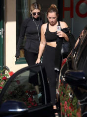 Selena Gomez Hits the gym in LA 12/19/2017 фото №1023859