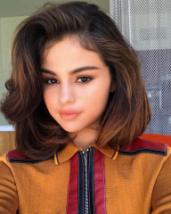 Selena Gomez – Social Media Pics фото №975409