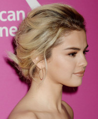 Selena Gomez – 2017 Billboard Women in Music in LA фото №1017625