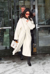 Selena Gomez – Leaves Her Hotel in New York фото №939392