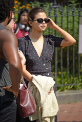 Selena Gomez – Out For Lunch in NYC фото №993302
