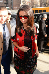 Selena Gomez out in New York City фото №939024